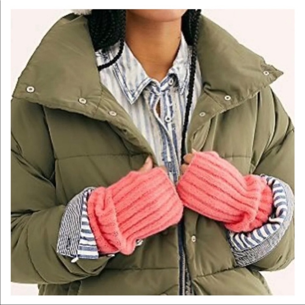 Free People Uptown Knit Wrist Arm Warmers Hot pink - Picture 4 of 8